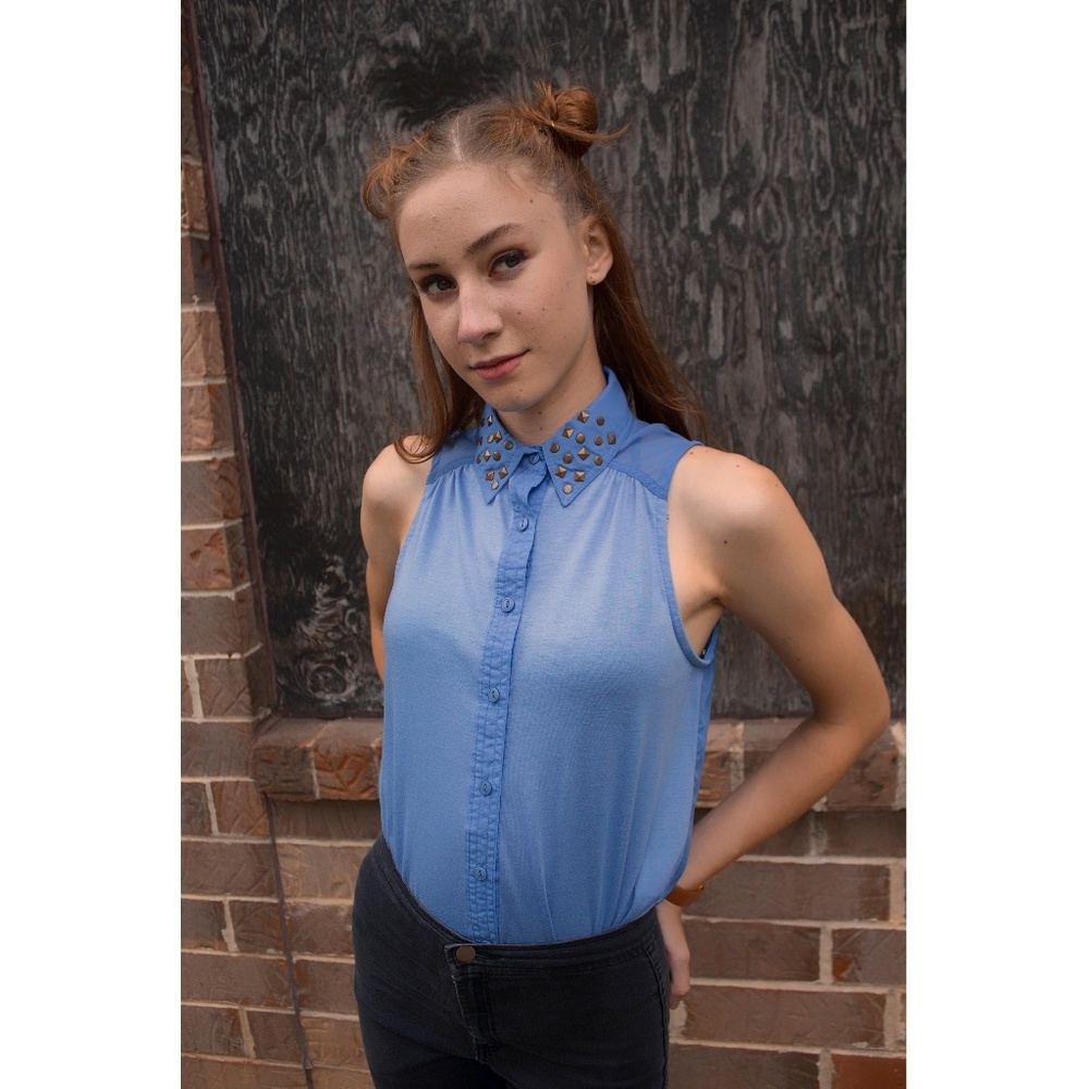 🖤 Studded Collar Button Down Tank 🖤